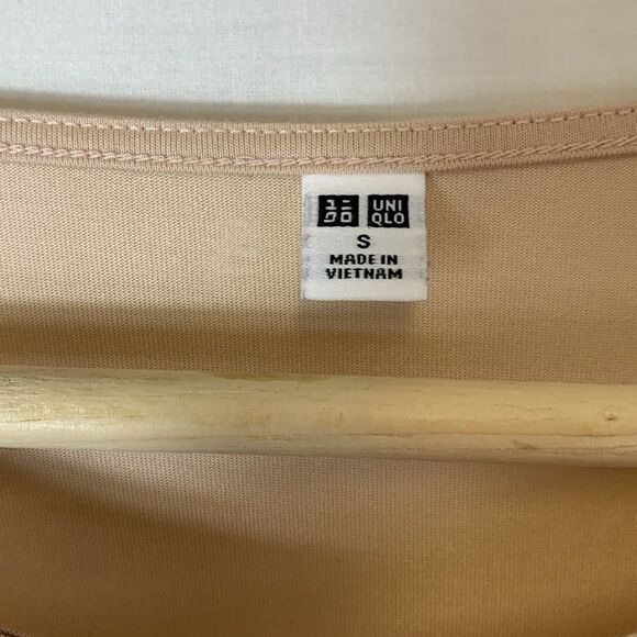 Uniqlo Pink-Beige Crewneck Short Sleeve Drape Relaxed T-Shirt Size S - Picture 6 of 11